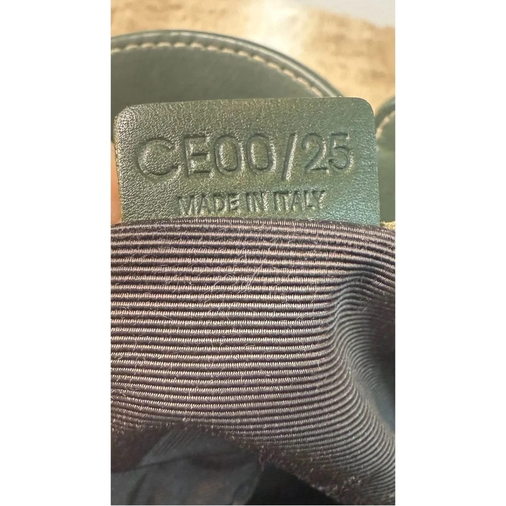 Authentic Vintage CELINE Boogie Bag in a rare kaki green. Old money, so chic! - Picture 5 of 13